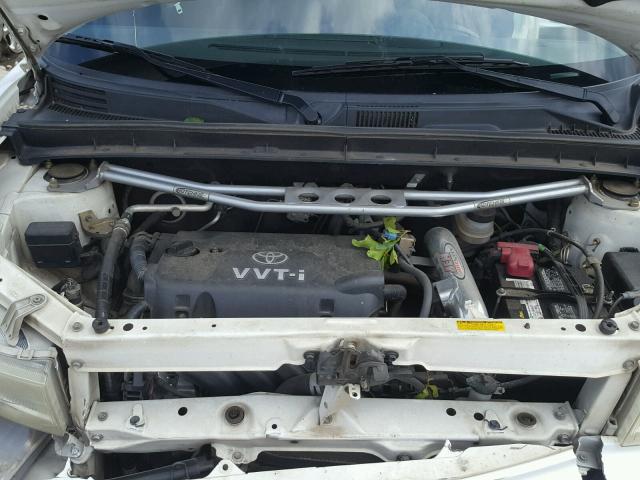 JTLKT334354003155 - 2005 TOYOTA SCION XB WHITE photo 7