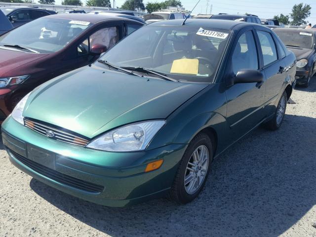 1FAHP3832YW422798 - 2000 FORD FOCUS ZTS GREEN photo 2