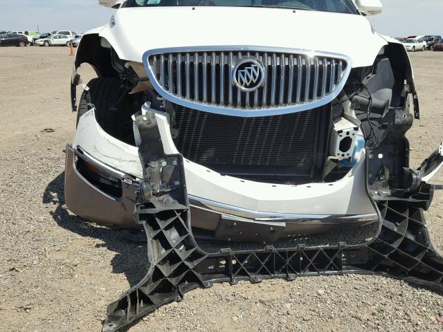 5GAKRBED6BJ162235 - 2011 BUICK ENCLAVE CX WHITE photo 9