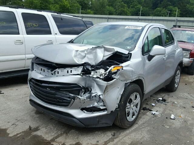 KL7CJKSB8HB071769 - 2017 CHEVROLET TRAX LS SILVER photo 2