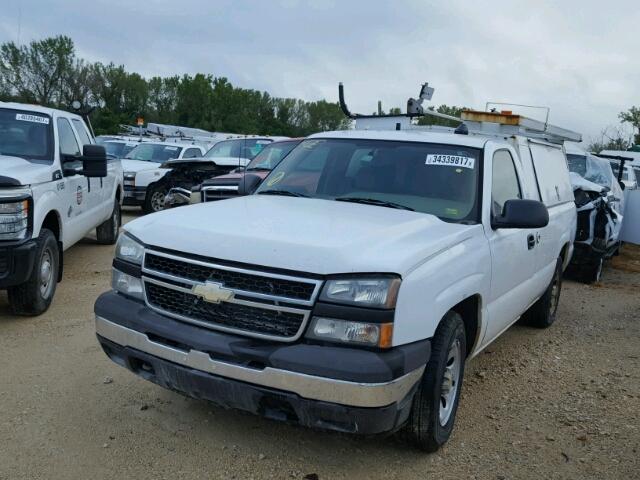 1GCEC14X96Z293704 - 2006 CHEVROLET SILVERADO WHITE photo 2