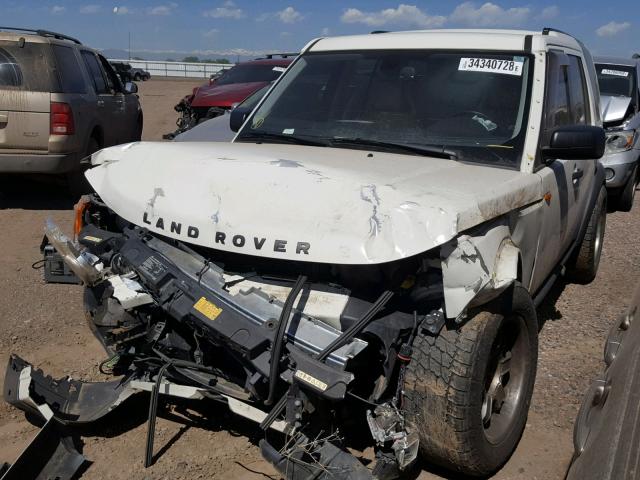 SALAA25455A307800 - 2005 LAND ROVER LR3 WHITE photo 2