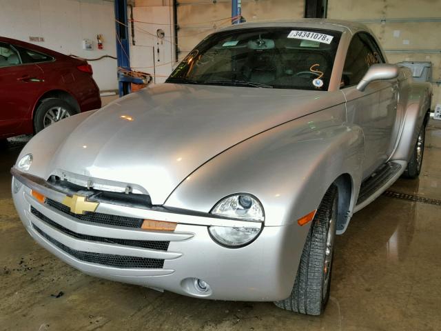 1GCES14H26B123818 - 2006 CHEVROLET SSR 银色 照片 2
