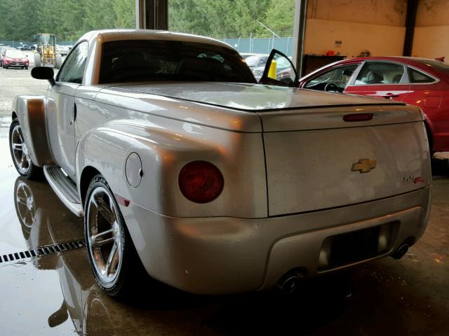 1GCES14H26B123818 - 2006 CHEVROLET SSR 银色 照片 3