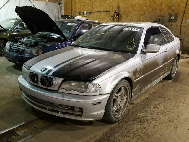 WBABN53401JU36930 - 2001 BMW 330 CI SILVER photo 2