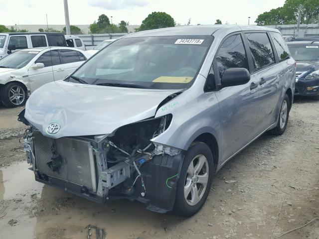 5TDZK3DC7BS114021 - 2011 TOYOTA SIENNA BAS SILVER photo 2