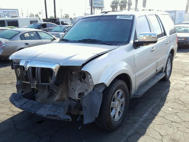 5LMFU27R74LJ21927 - 2004 LINCOLN NAVIGATOR SILVER photo 2