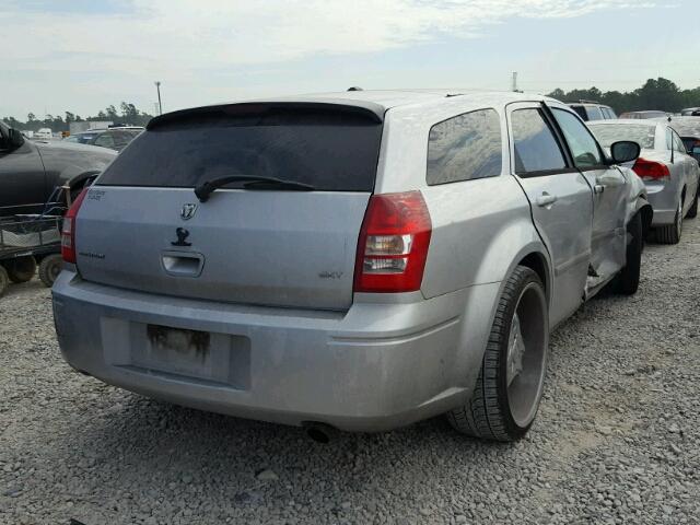 2D4FV47VX7H749823 - 2007 DODGE MAGNUM SXT GRAY photo 4