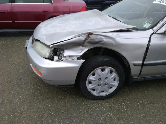 1HGCD5632VA037621 - 1997 HONDA ACCORD LX TAN photo 10