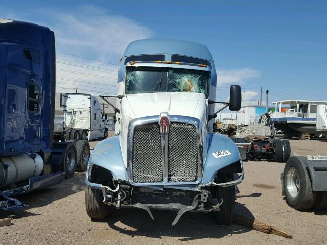 1XKAD49X1CJ315103 - 2012 KENWORTH CONSTRUCTI BLUE photo 7