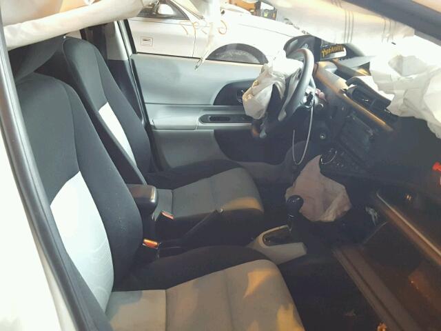 JTDKDTB37E1082901 - 2014 TOYOTA PRIUS C WHITE photo 5