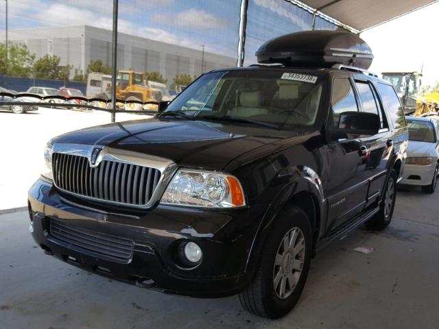 5LMFU27R04LJ11563 - 2004 LINCOLN NAVIGATOR 黑色 照片 2