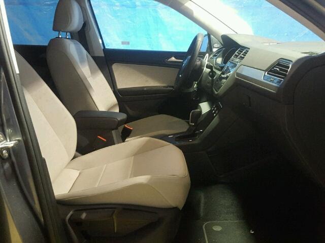 3VV3B7AX2JM081417 - 2018 VOLKSWAGEN TIGUAN SE Сірий фото 5