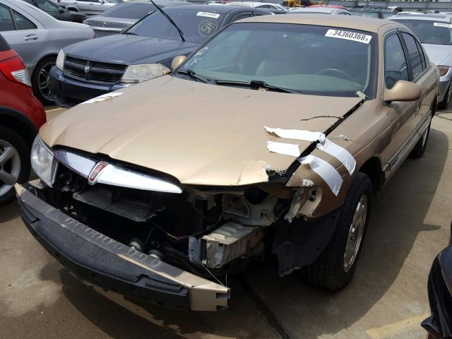 1LNFM97V7WY741045 - 1998 LINCOLN CONTINENTA GOLD photo 2