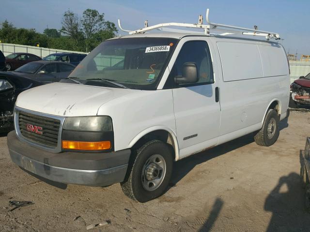 1GTHG35U731129136 - 2003 GMC SAVANA G35 WHITE photo 2