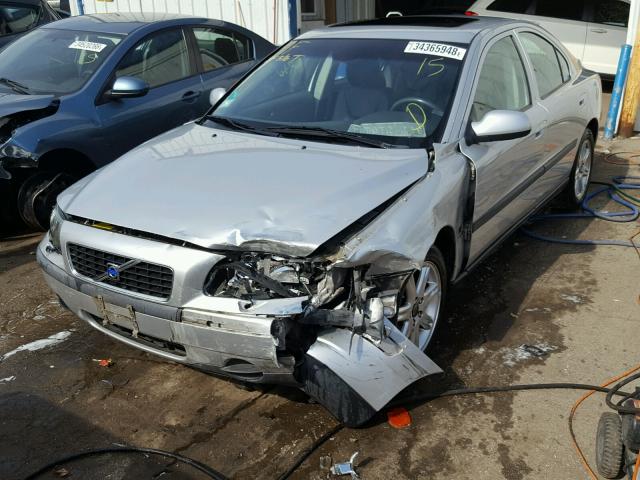 YV1RS61T032237250 - 2003 VOLVO S60 SILVER photo 2