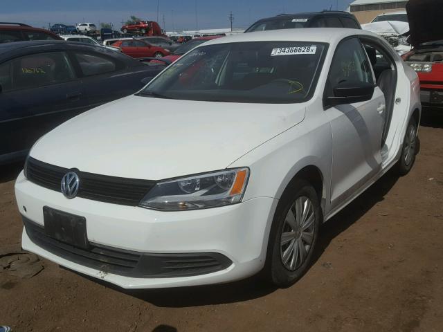 3VW1K7AJ0DM261496 - 2013 VOLKSWAGEN JETTA BASE 白色 照片 2
