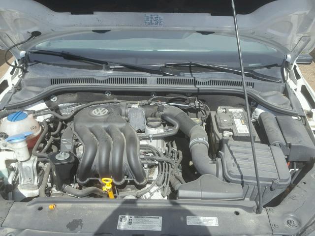 3VW1K7AJ0DM261496 - 2013 VOLKSWAGEN JETTA BASE 白色 照片 7
