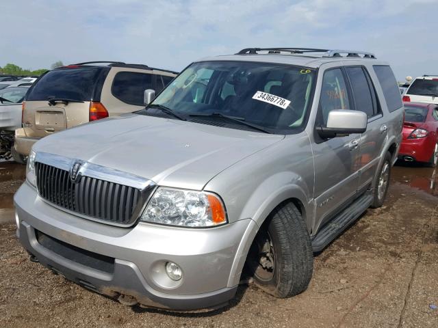 5LMFU28R63LJ48548 - 2003 LINCOLN NAVIGATOR 银色 照片 2