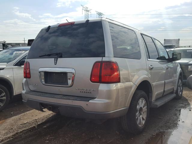 5LMFU28R63LJ48548 - 2003 LINCOLN NAVIGATOR 银色 照片 4