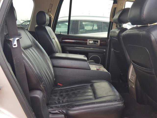 5LMFU28R63LJ48548 - 2003 LINCOLN NAVIGATOR 银色 照片 6