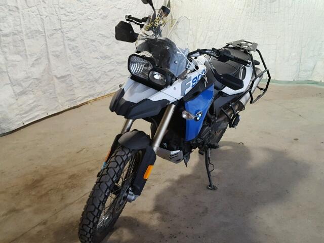 WB1022908CZU04556 - 2012 BMW F800 GS BLUE photo 2