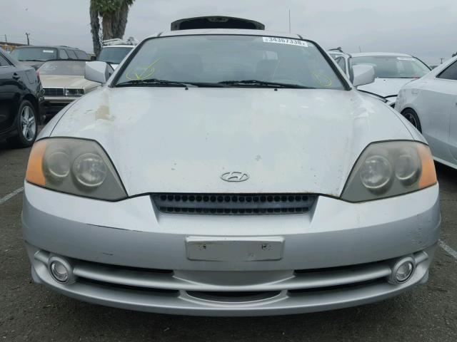 KMHHM65D54U152257 - 2004 HYUNDAI TIBURON SILVER photo 9