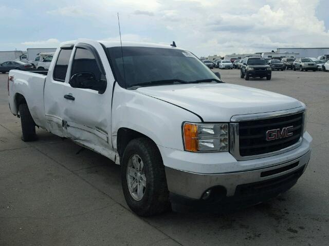 1GTR2VE30BZ172612 - 2011 GMC SIERRA K15 WHITE photo 1