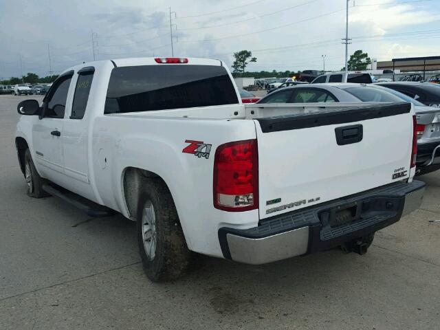 1GTR2VE30BZ172612 - 2011 GMC SIERRA K15 WHITE photo 3