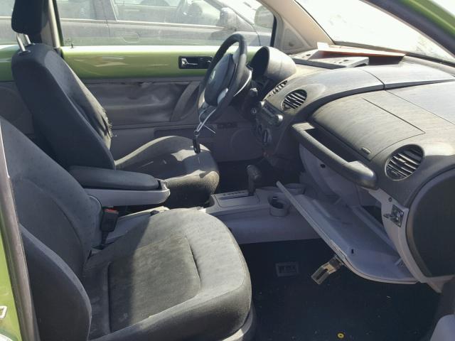 3VWCC21C2YM455818 - 2000 VOLKSWAGEN NEW BEETLE 绿色 照片 5