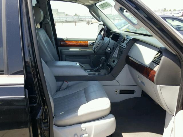 5LMFU28R44LJ00869 - 2004 LINCOLN NAVIGATOR 黑色 照片 5