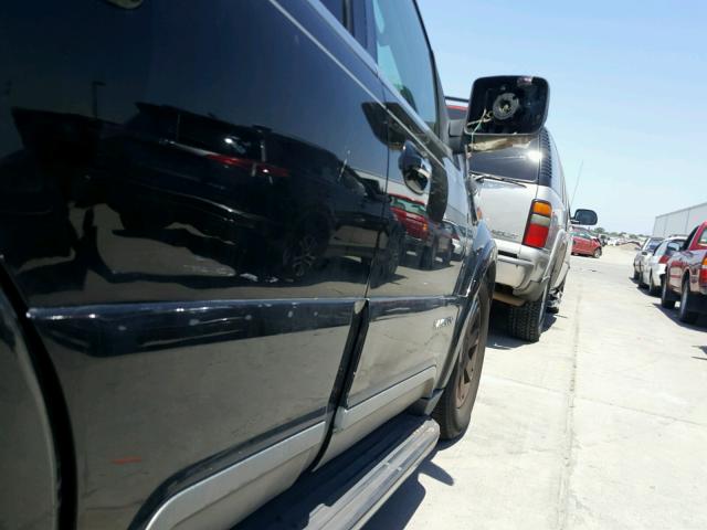 5LMFU28R44LJ00869 - 2004 LINCOLN NAVIGATOR 黑色 照片 9