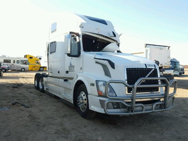 4V4NC9EJ5FN176125 - 2015 VOLVO VN VNL WHITE photo 1