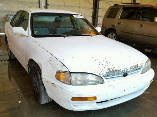 4T1BG12K2TU688715 - 1996 TOYOTA CAMRY DX WHITE photo 1