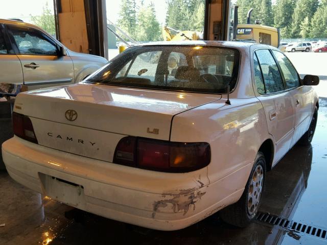 4T1BG12K2TU688715 - 1996 TOYOTA CAMRY DX WHITE photo 4