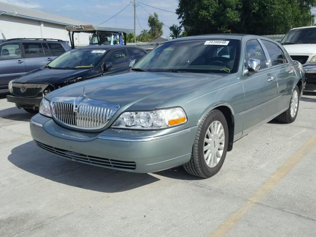 1LNHM81W65Y668821 - 2005 LINCOLN TOWN CAR S GREEN photo 2