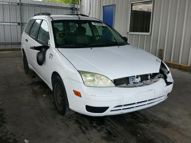 1FAFP36N55W125225 - 2005 FORD FOCUS ZXW WHITE photo 1