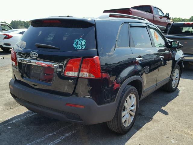 5XYKU3A16BG032938 - 2011 KIA SORENTO EX BLACK photo 4