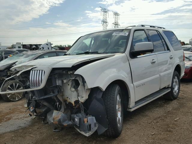 5LMFU28536LJ03357 - 2006 LINCOLN NAVIGATOR WHITE photo 2