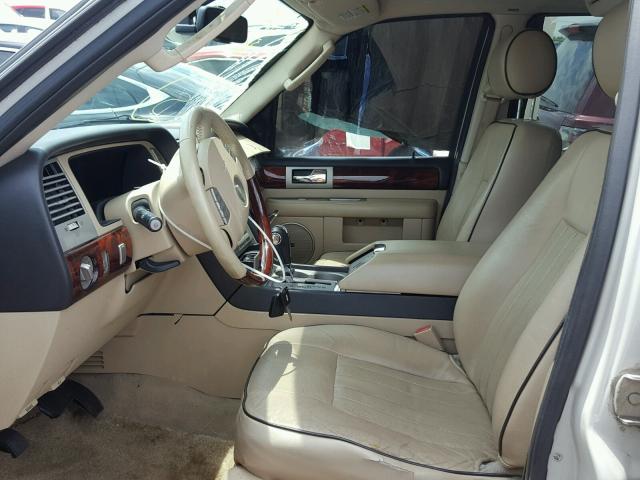 5LMFU28536LJ03357 - 2006 LINCOLN NAVIGATOR WHITE photo 5