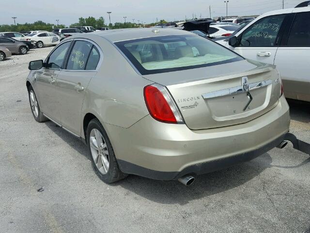 1LNHL9DR2AG607531 - 2010 LINCOLN MKS GOLD photo 3