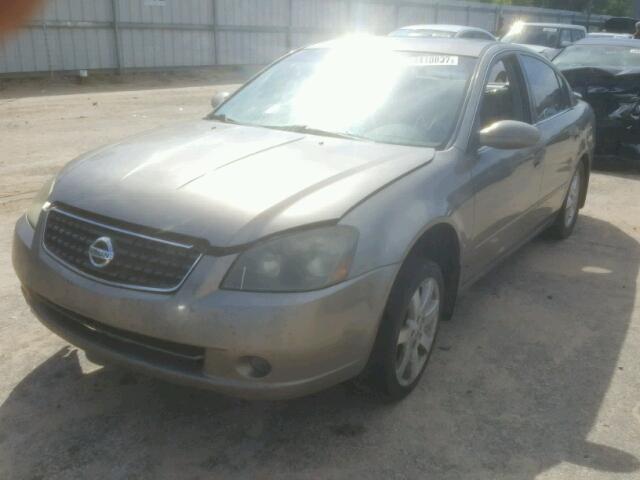 1N4AL11D85C274979 - 2005 NISSAN ALTIMA S BROWN photo 2