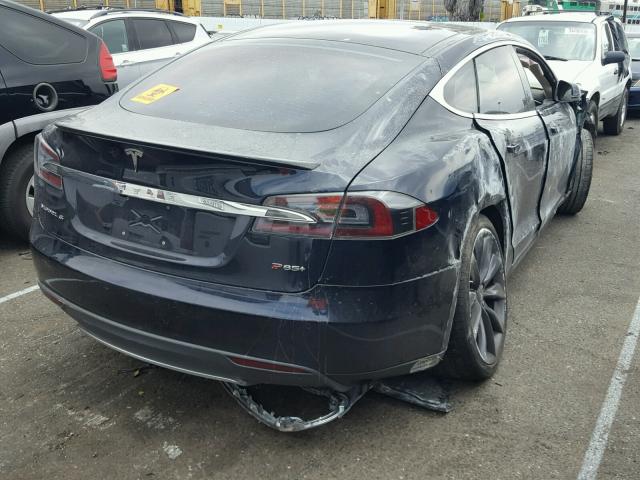 5YJSA1CP0DFP26419 - 2013 TESLA MODEL S BLUE photo 4