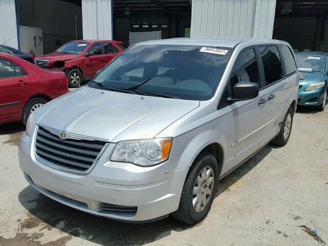 2A8HR44H38R652900 - 2008 CHRYSLER TOWN & COU SILVER photo 2