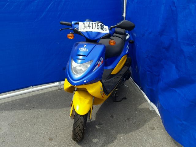 RFCRD11134Y000430 - 2004 TGB SCOOTER TWO TONE photo 2