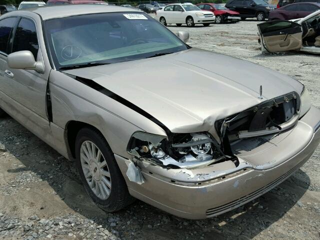 1LNHM82W83Y661672 - 2003 LINCOLN TOWN CAR S SILVER photo 9