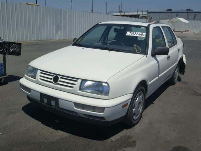 3VWRB81H7WM279650 - 1998 VOLKSWAGEN JETTA GL WHITE photo 2