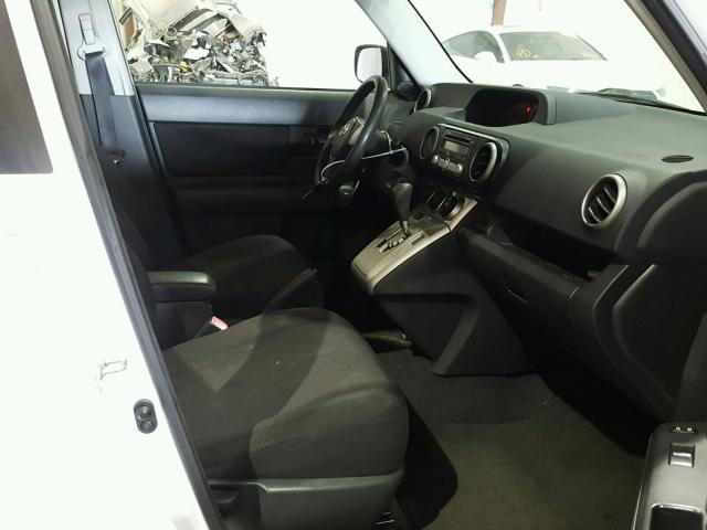 JTLKE50E081015479 - 2008 TOYOTA SCION XB თეთრი ფოტო 5