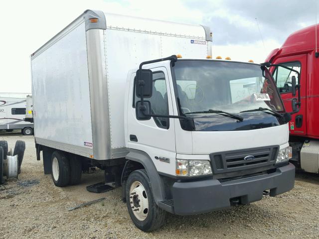 3FRLL45Z38V690738 - 2008 FORD LOW CAB FO WHITE photo 1