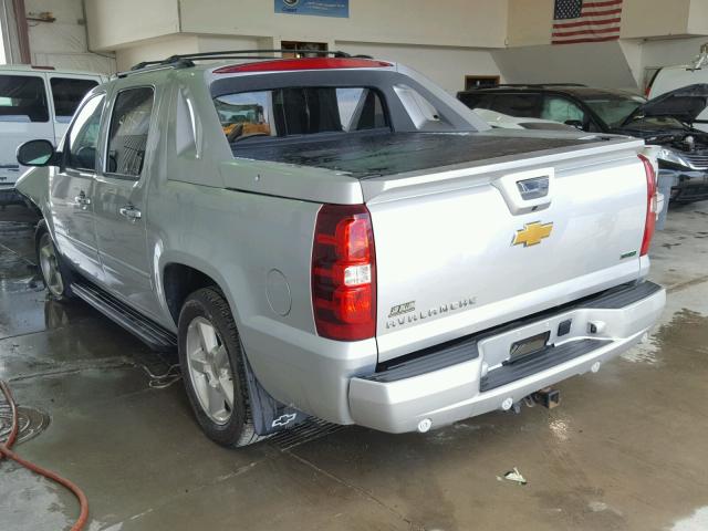 3GNTKGE74CG141621 - 2012 CHEVROLET AVALANCHE SILVER photo 3